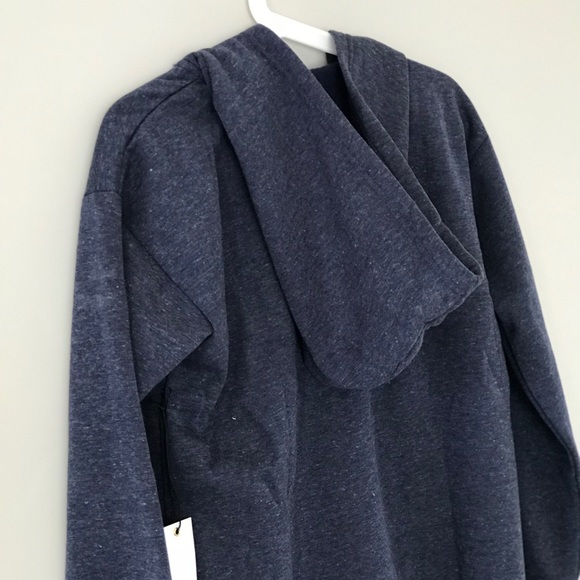 SEASON CLEAR OUT SALE! Navy detailed hoodie - Picture 4 of 4